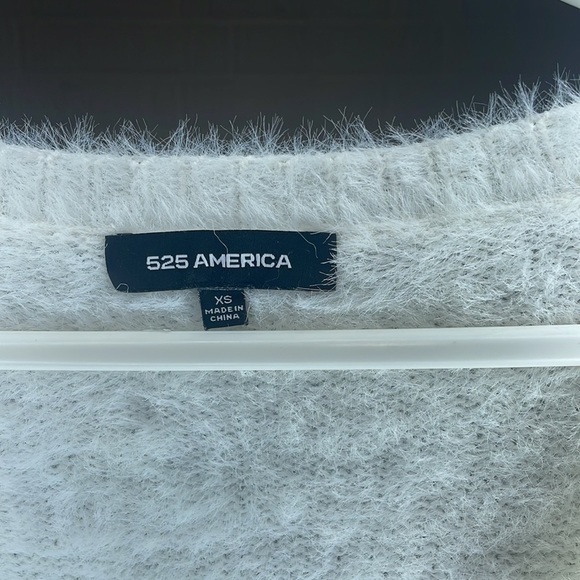 525 America Soft Fuzzy White Short Sleeve Sweater - Picture 15 of 16